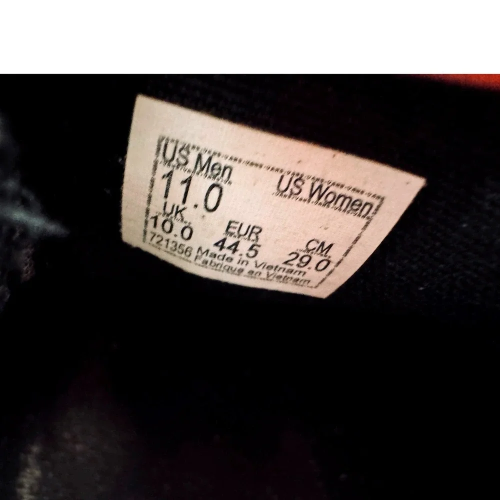 Vans Classic Slip-On Mens 11 Black Perforated Leather Skate Sneakers Streetwear